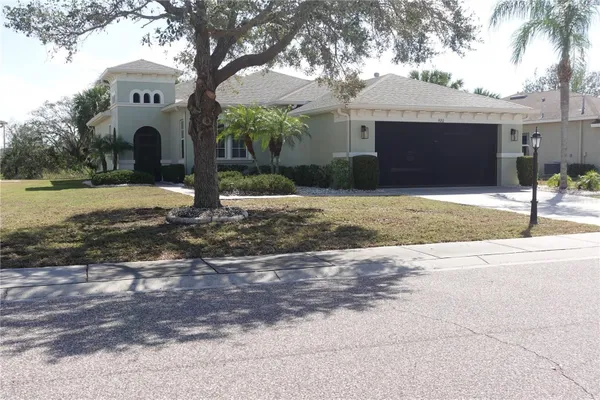 Property Slideshow image 2 of 44 | 920 regal manor way, Sun City Center, FL, 33573