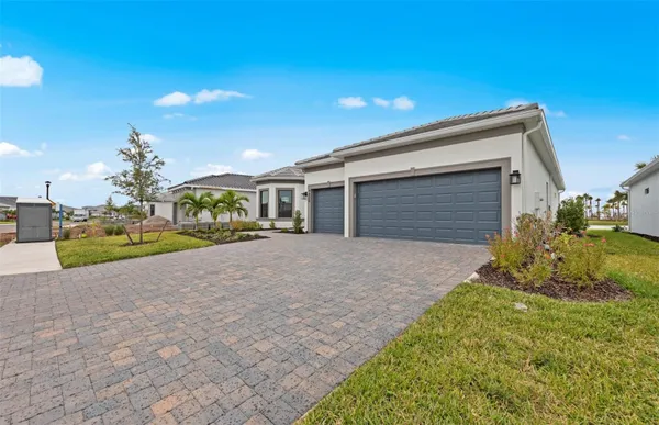 Property Slideshow image 2 of 33 | 4826 empire landing run, Lakewood Ranch, FL, 34211