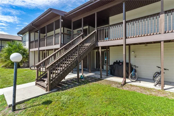 Property Slideshow image 3 of 40 | 14202 sandalwood dr # 202, Wildwood, FL, 34785