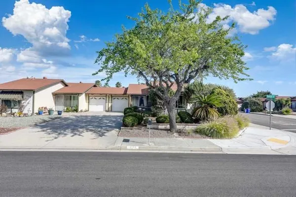 Property Slideshow image 2 of 29 | 1572 peacock blvd, Oceanside, CA, 92056