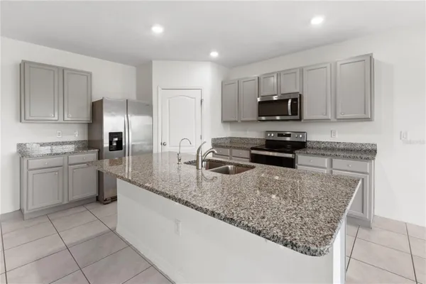 Property Slideshow image 2 of 41 | 2651 grandbury grove rd, Lakeland, FL, 33811