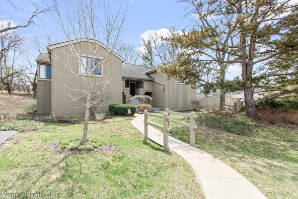 Property Slideshow image 2 of 25 | 347 hickory ln a, Lake Barrington, IL, 60010