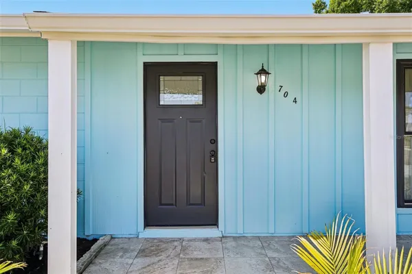 Property Slideshow image 2 of 45 | 704 ojai ave, Sun City Center, FL, 33573