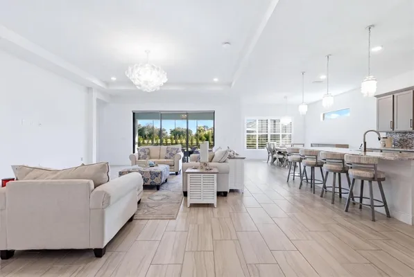 Property Slideshow image 2 of 23 | 4950 kiva cir, Bradenton, FL, 34211