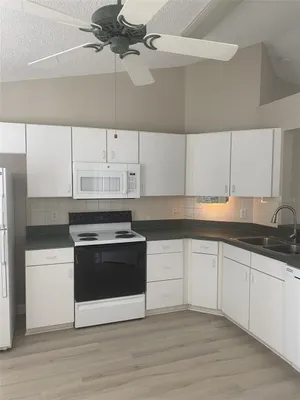 Property Slideshow image 2 of 6 | 25327 hibiscus st, Leesburg, FL, 34748