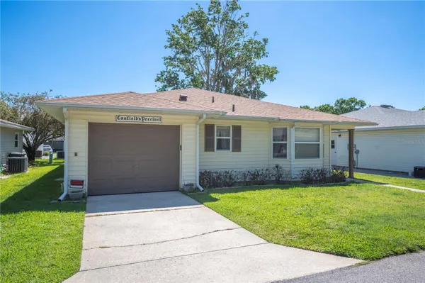 Property Slideshow image 2 of 37 | 4934 pleasant hollow trl, Lakeland, FL, 33811