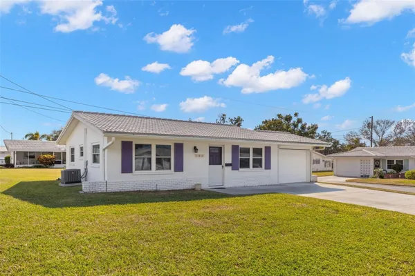 Property Slideshow image 2 of 30 | 14038 94th pl, Seminole, FL, 33776