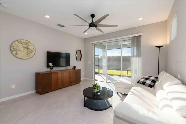 Property Slideshow image 3 of 67 | 10462 spring tide way, Parrish, FL, 34219