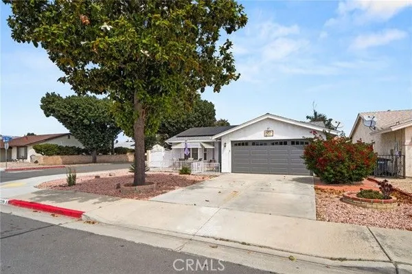 Property Slideshow image 3 of 47 | 2219 el toro, Hemet, CA, 92545