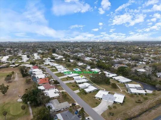 Property Slideshow image 3 of 21 | 3230 village green dr 1032, Sarasota, FL, 34239