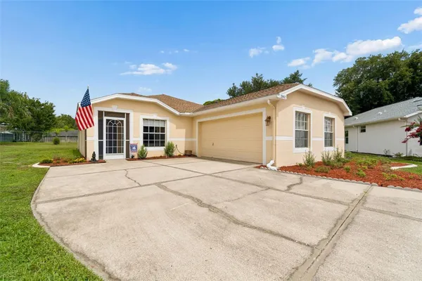 Property Slideshow image 2 of 52 | 20942 sunsweet ct, Land O Lakes, FL, 34637