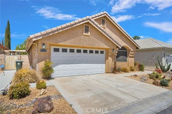 Property Slideshow image 2 of 45 | 11220 country club dr, Apple Valley, CA, 92308