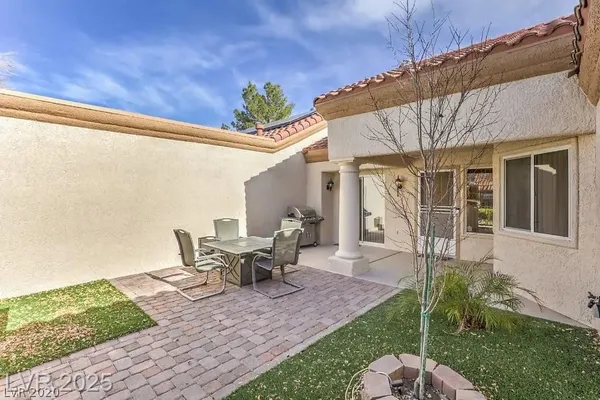 Property Slideshow image 2 of 12 | 2732 showcase dr, Las Vegas, NV, 89134
