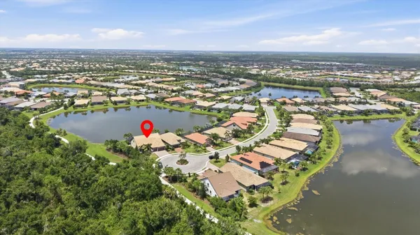 Property Slideshow image 3 of 68 | 17203 corinna pl, Lakewood Ranch, FL, 34202
