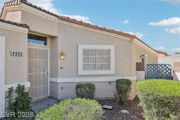 Property Slideshow image 3 of 32 | 4993 mascaro dr, Las Vegas, NV, 89122