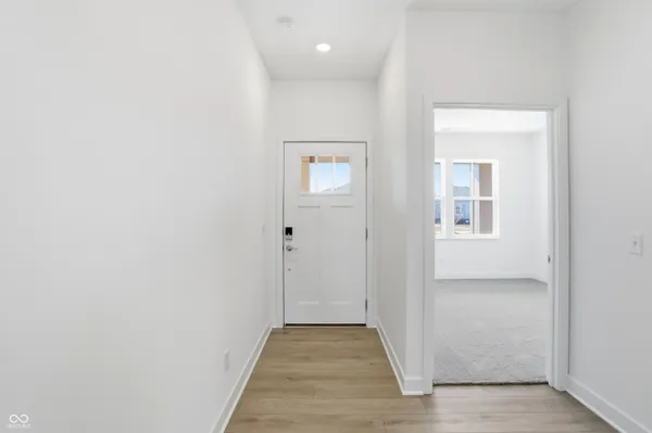 Property Slideshow image 3 of 14 | 5350 foxley park ln, Avon, IN, 46123