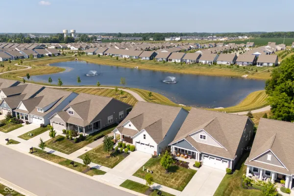 Property Slideshow image 3 of 29 | 418 ehrlich ln, Westfield, IN, 46074
