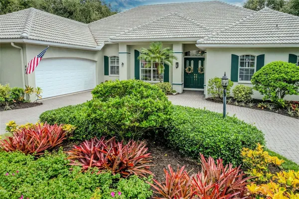 Property Slideshow image 3 of 38 | 442 tremingham way, Venice, FL, 34293