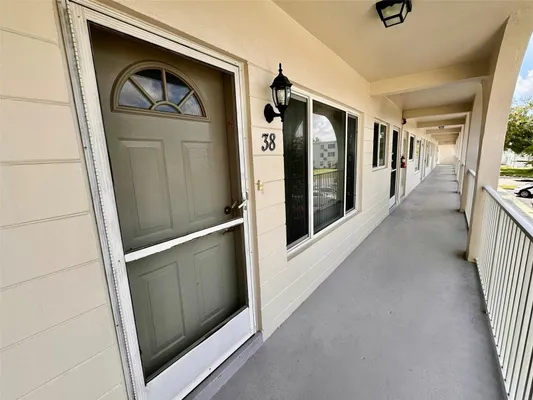 Property Slideshow image 2 of 39 | 2434 australia way 38, Clearwater, FL, 33763