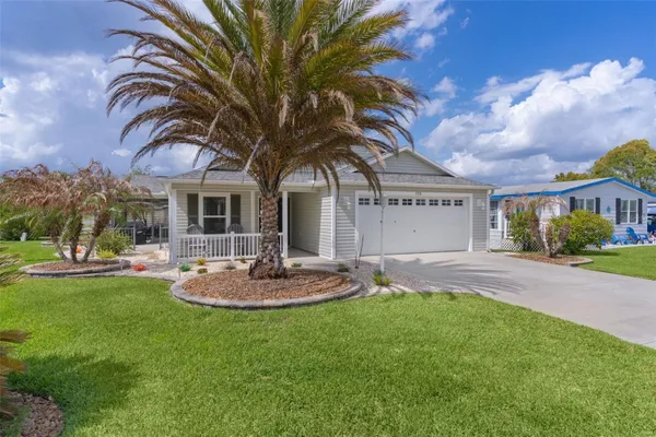 Property Slideshow image 2 of 44 | 733 jason dr, Lady Lake, FL, 32159