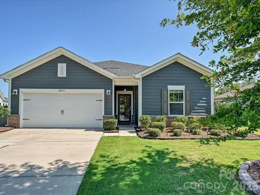 Property Slideshow image 2 of 43 | 4911 trigney ct, Charlotte, NC, 28214