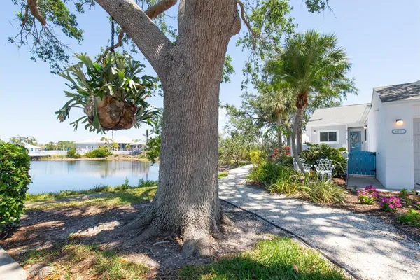 Property Slideshow image 3 of 57 | 801 waterside ln, Bradenton, FL, 34209