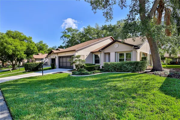 Property Slideshow image 2 of 46 | 2662 appleleaf ct, Spring Hill, FL, 34606