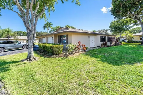 Property Slideshow image 2 of 30 | 1640 palmland dr # 1640, Boynton Beach, FL, 33436