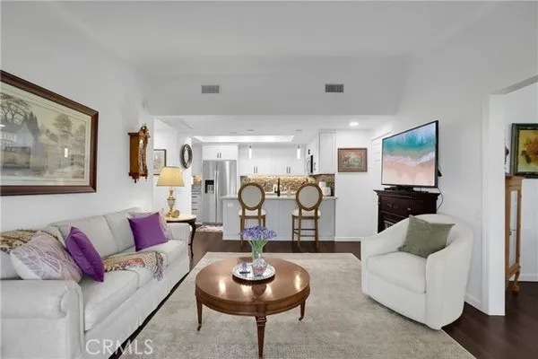 Property Slideshow image 2 of 13 | 1371 oakmont rd 150k, Seal Beach, CA, 90740