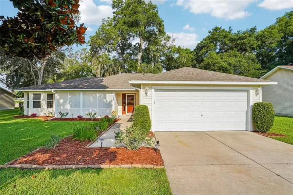 Property Slideshow image 2 of 41 | 108 cherry blossom ln, Lady Lake, FL, 32159