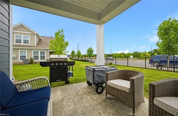 Property Slideshow image 2 of 44 | 2000 barton ln, Chesapeake, VA, 23322