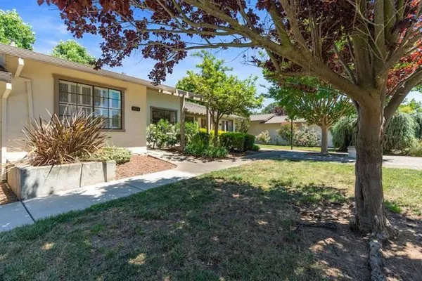 Property Slideshow image 2 of 39 | 5173 cribari knls, San Jose, CA, 95135