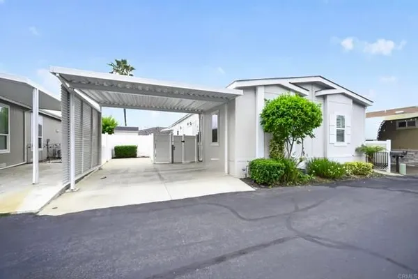 Property Slideshow image 3 of 16 | 4650 dulin rd spc 124, Fallbrook, CA, 92028