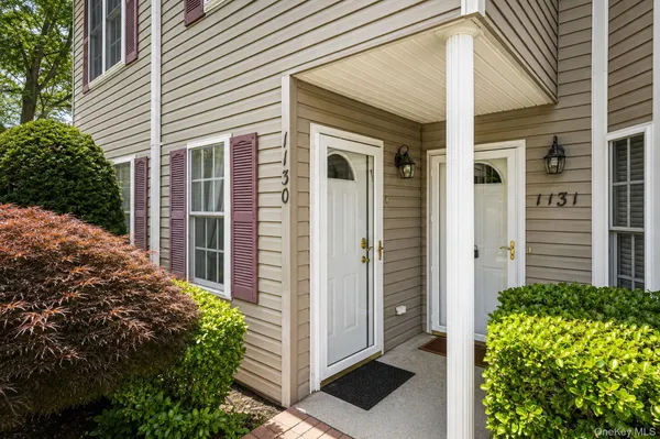 Property Slideshow image 2 of 33 | 1130 savoy dr, Huntington, NY, 11747