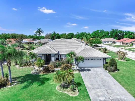 Property Slideshow image 2 of 53 | 2003 new bedford dr, Sun City Center, FL, 33573