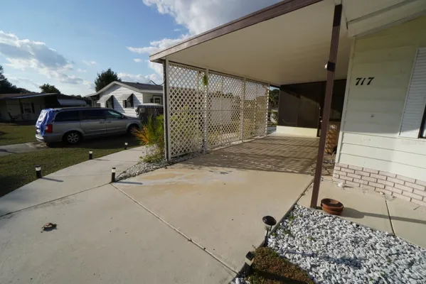 Property Slideshow image 2 of 18 | 717 royal palm ave, Lady Lake, FL, 32159