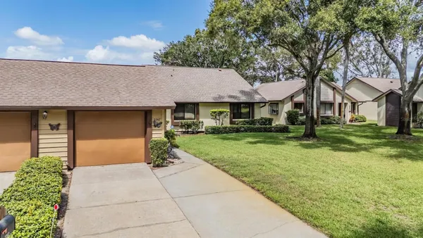 Property Slideshow image 2 of 38 | 2267 sequoia dr, Clearwater, FL, 33763