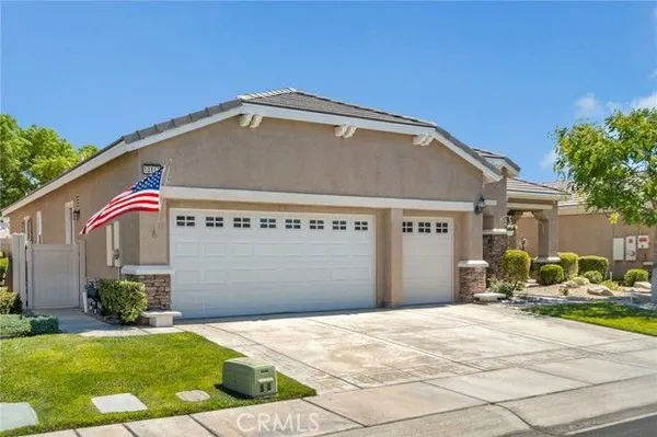 Property Slideshow image 2 of 46 | 10817 katepwa st, Apple Valley, CA, 92308