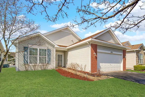 Property Slideshow image 2 of 22 | 690 s wellston ln, Romeoville, IL, 60446