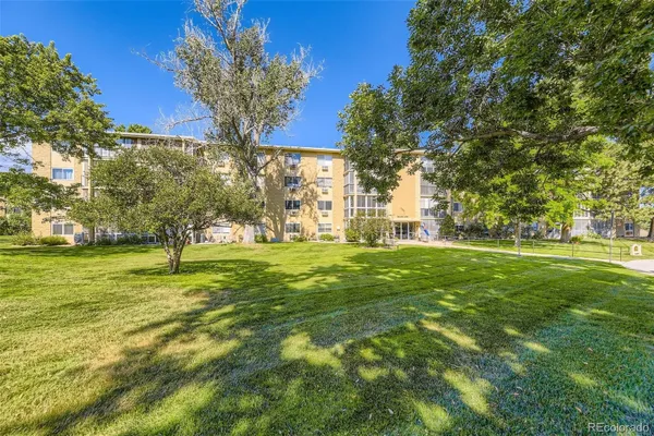 Property Slideshow image 2 of 36 | 13500 e cornell ave 301, Aurora, CO, 80014