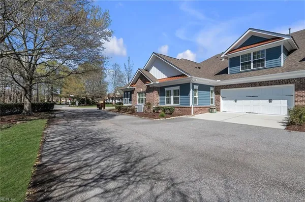 Property Slideshow image 2 of 48 | 1501 rosehill dr 46, Chesapeake, VA, 23320