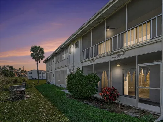 Property Slideshow image 2 of 28 | 4516 3rd street cir 333, Bradenton, FL, 34207