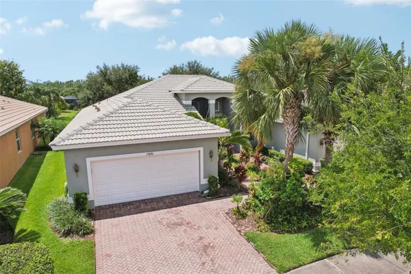 Property Slideshow image 2 of 69 | 15820 aurora lake cir, Wimauma, FL, 33598