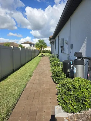 Property Slideshow image 2 of 35 | 10934 wendover dr, Palmetto, FL, 34221