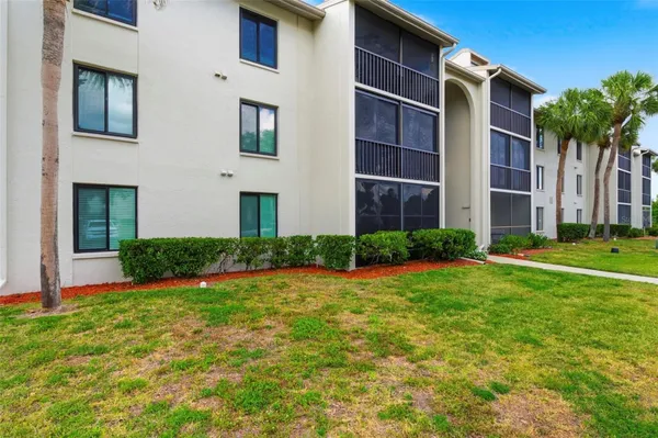 Property Slideshow image 3 of 60 | 1871 pine ridge way b2, Palm Harbor, FL, 34684