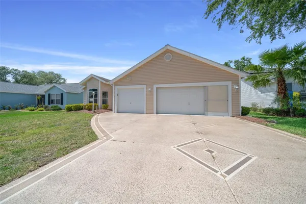Property Slideshow image 2 of 47 | 710 antonia ln, The Villages, FL, 32159