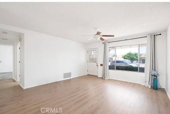 Property Slideshow image 2 of 32 | 1121 w mayberry, Hemet, CA, 92543