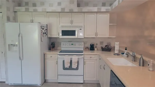 Property Slideshow image 3 of 53 | 6934 stoneywalk ct, Bradenton, FL, 34203