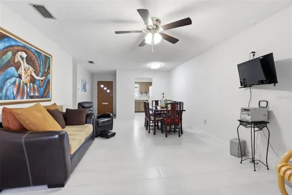 Property Slideshow image 2 of 10 | 151 n hill ave 100, Deland, FL, 32724