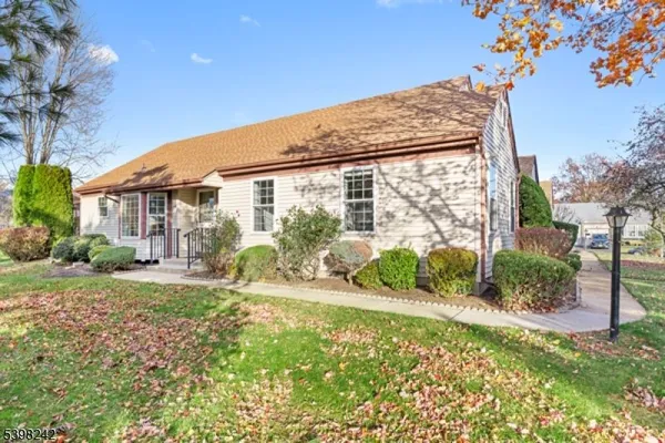 Property Slideshow image 3 of 32 | 18 benjamin franklin dr, Monroe Twp., NJ, 08831